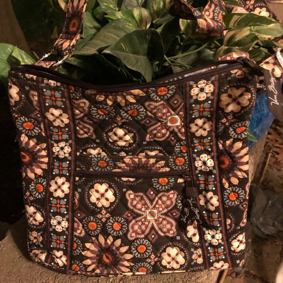 Vera Bradley Handbags - VERA BRADLEY PURSE•VERY CLEAN•CLOSET SALE🌺🌺🌺🌺